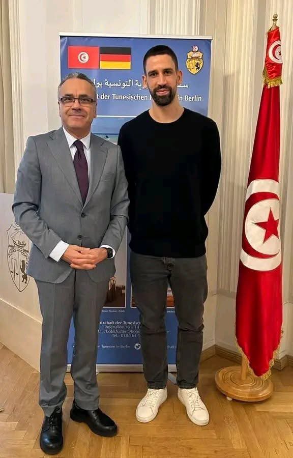 KooraTounsia_'s tweet photo. 🚨 | Rani Khedira 🇩🇪🇹🇳 était présent à l’ambassade de la Tunisie 🇹🇳 en Allemagne 🇩🇪 

#tunisia #football #viral #tendances #khedira https://t.co/TdzWqtL22l