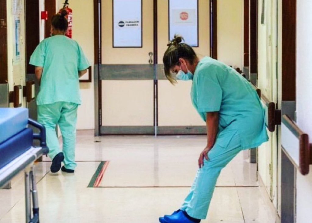 El burnout no empieza con una baja.

Empieza con señales sutiles: cansancio acumulado, desgana, desconexión emocional.

Y muchas veces, esas señales son visibles… si sabes qué observar.