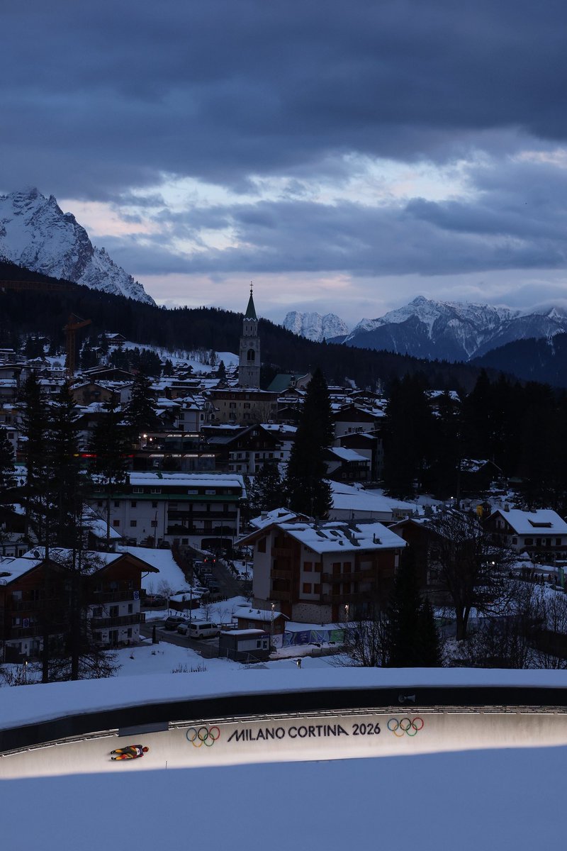 giochiolimpici's tweet photo. A postcard from Cortina d’Ampezzo.

#MilanoCortina2026 #Olympics #Luge https://t.co/cU7RTD2lRp