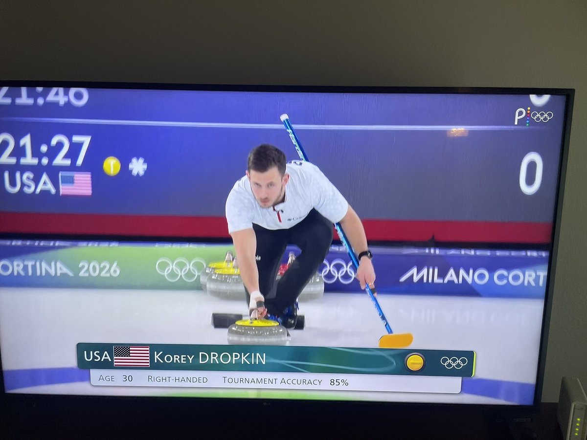 I still don’t know exactly what’s going on, but I am all in on this curling gold medal match between the Americans and the Swedish siblings. Let’s go! 🇺🇸