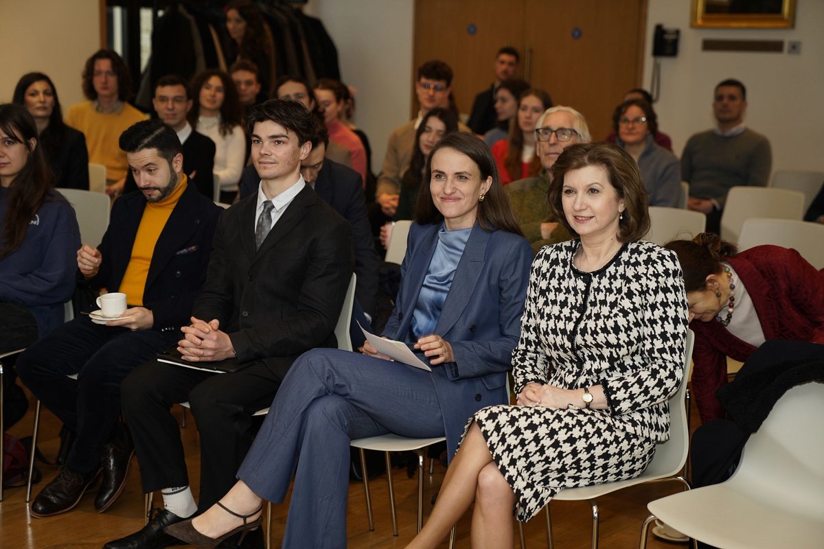 Toiu Oana tweet media