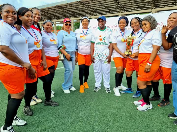 CreativityDavid's tweet image. Golden Initiative For All (GIFA) Celebrates 2nd Anniversary with a friendly football match between Wives of Commissioners and Special Advisers (COSAWA) versus Association of Vice Chairmen (ALGOVC). COSAWA won with a lone goal and carried the trophy.