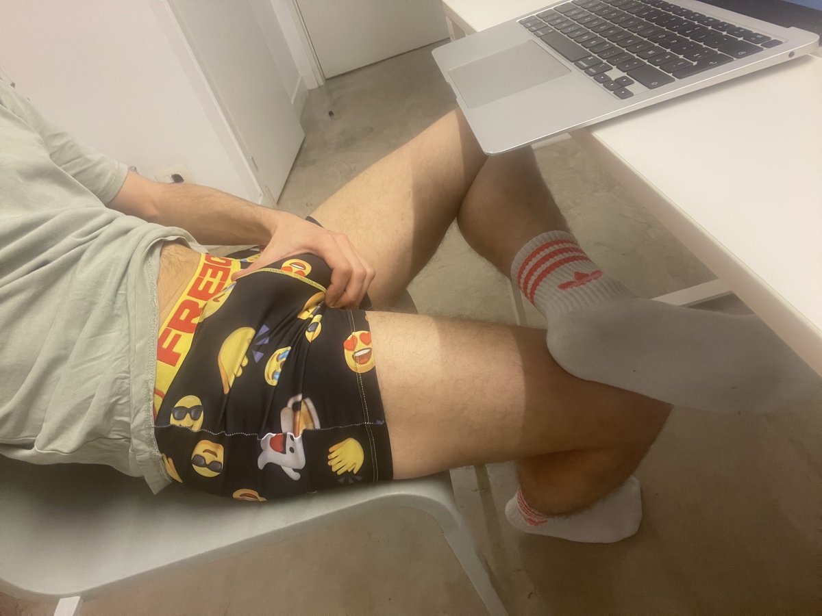 FreegunKiff tweet media