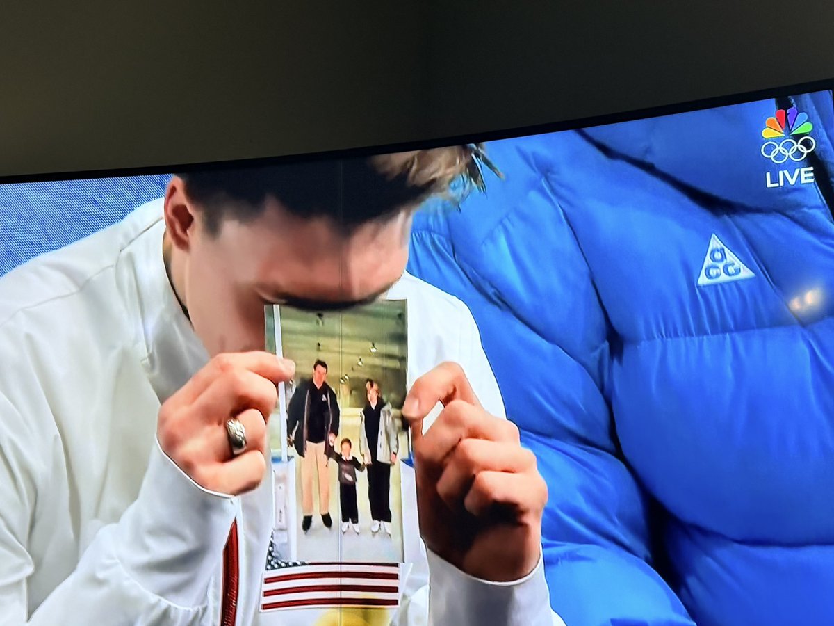 LovelymarisaT's tweet photo. Me after watching Maxim Naumov skate his short program…😭

#Olympics #FigureSkating #TeamUSA https://t.co/0Tgykj4gHy