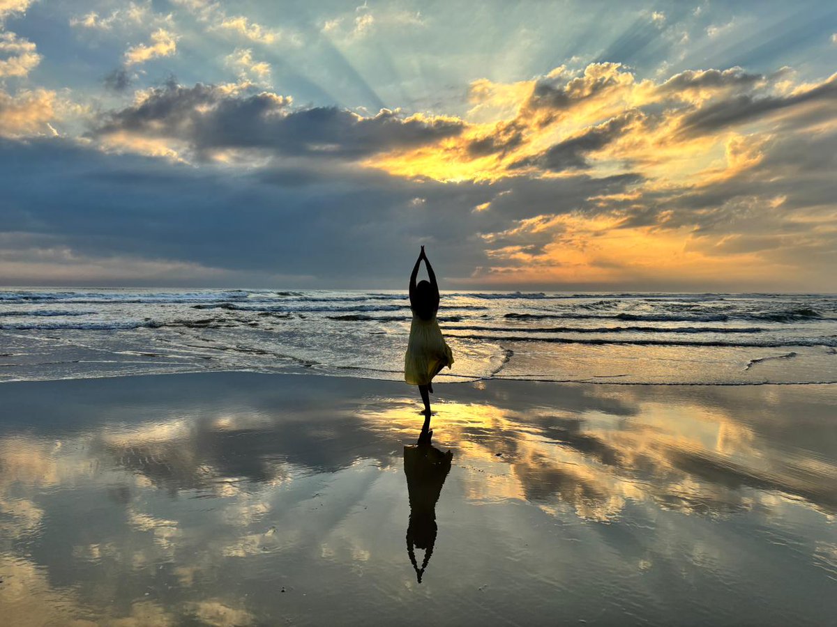 ptruptidora's tweet photo. Sun, Sky, Land, Water, Air and me on one frame 🖼️🫶

#vietnam https://t.co/0G1pA1Ihwo