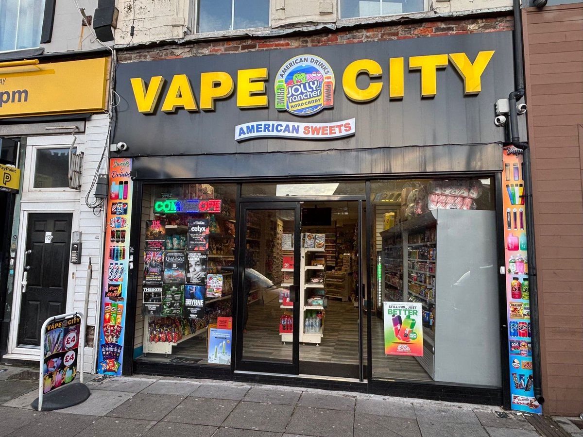 AaronBastani's tweet image. There are 7-8 other vape shops within a few hundred metres. Including this one (notice how it also sells ‘candy’). 

We are putting these directly outside schools…

Why does local govt persistently fail with quite basic stuff?