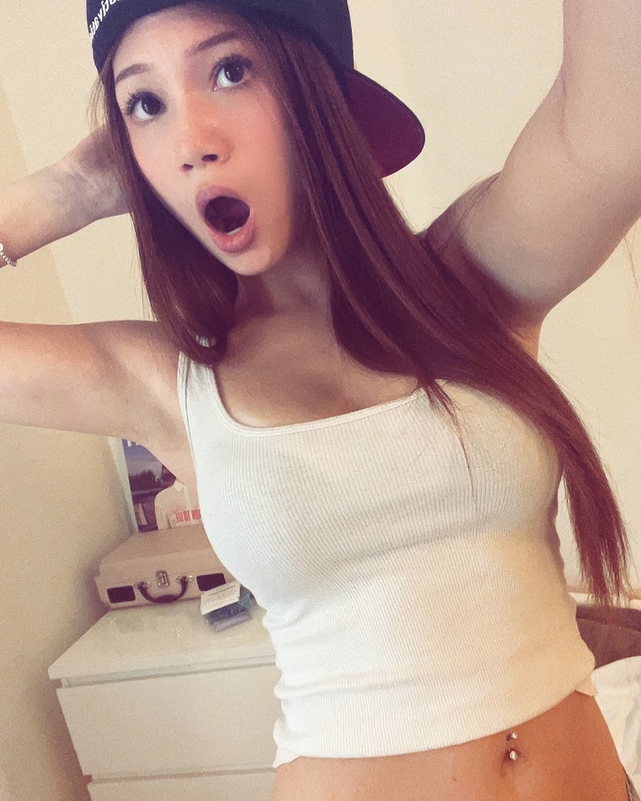 zoe4nya's tweet image. how listening to boyfriend by big time rush feels