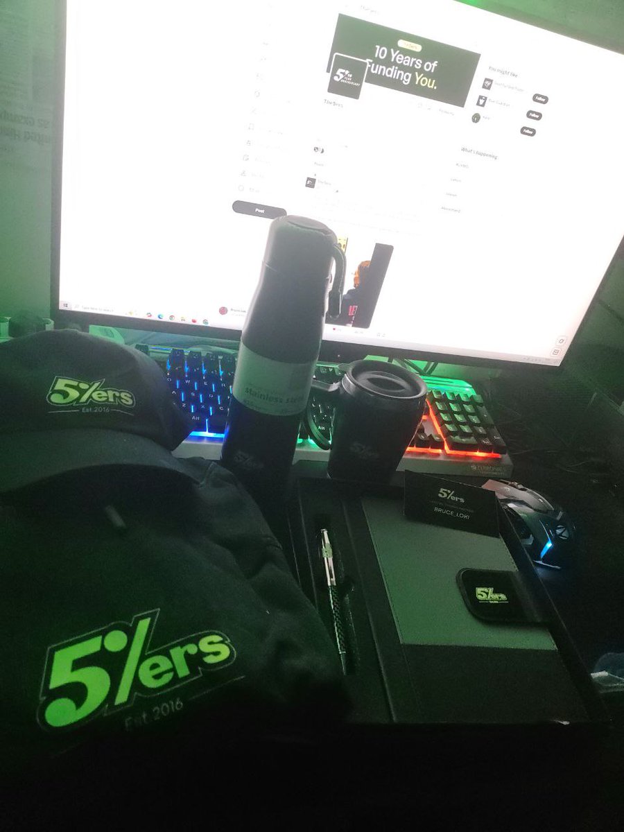 Currency_Raid's tweet photo. Thank you for the merch @the5erstrading  for the surprise gift! 🎁
I’m grateful to be part of this community ❤️

#the5ers  #propfirm https://t.co/o2JzTfINqZ