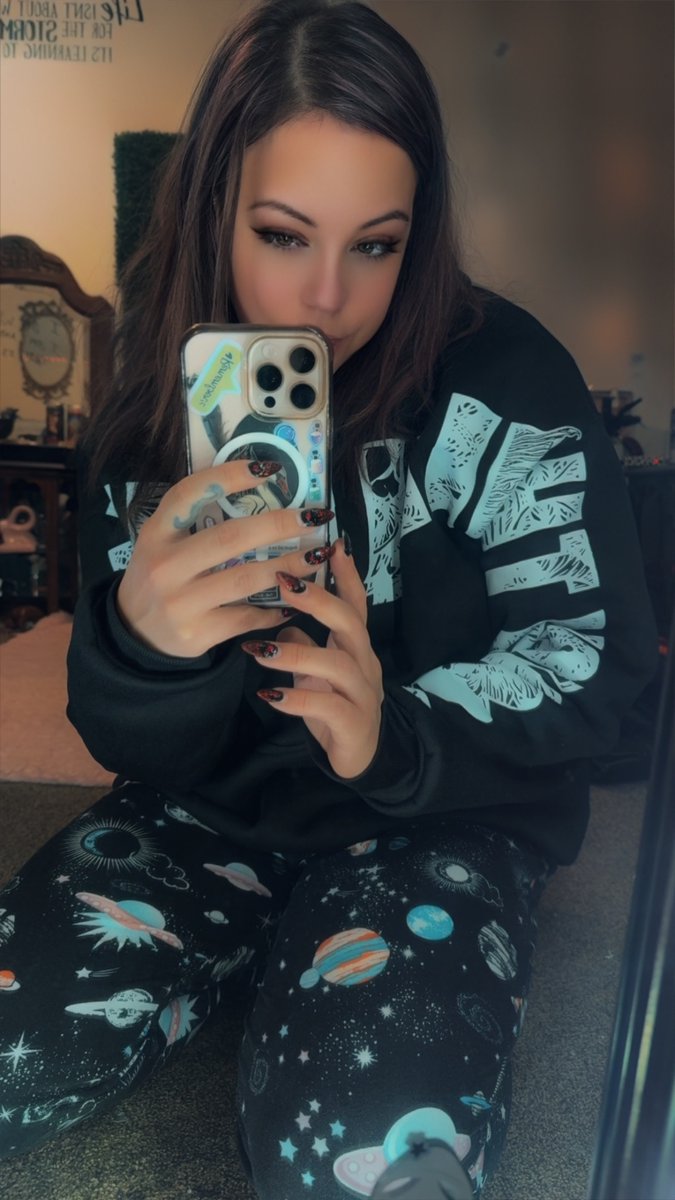 OneCosmicWonder tweet media