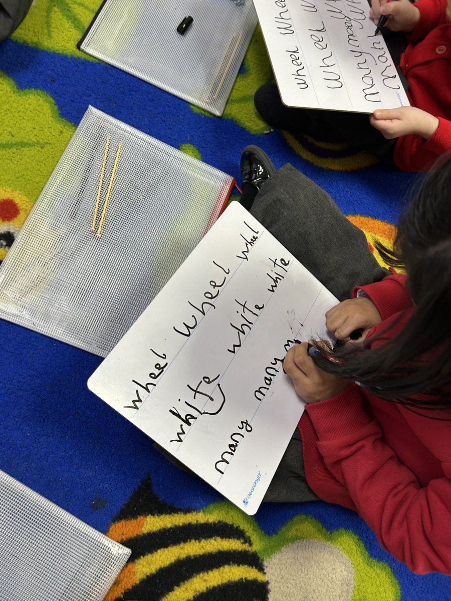 Mrs Handy tweet media