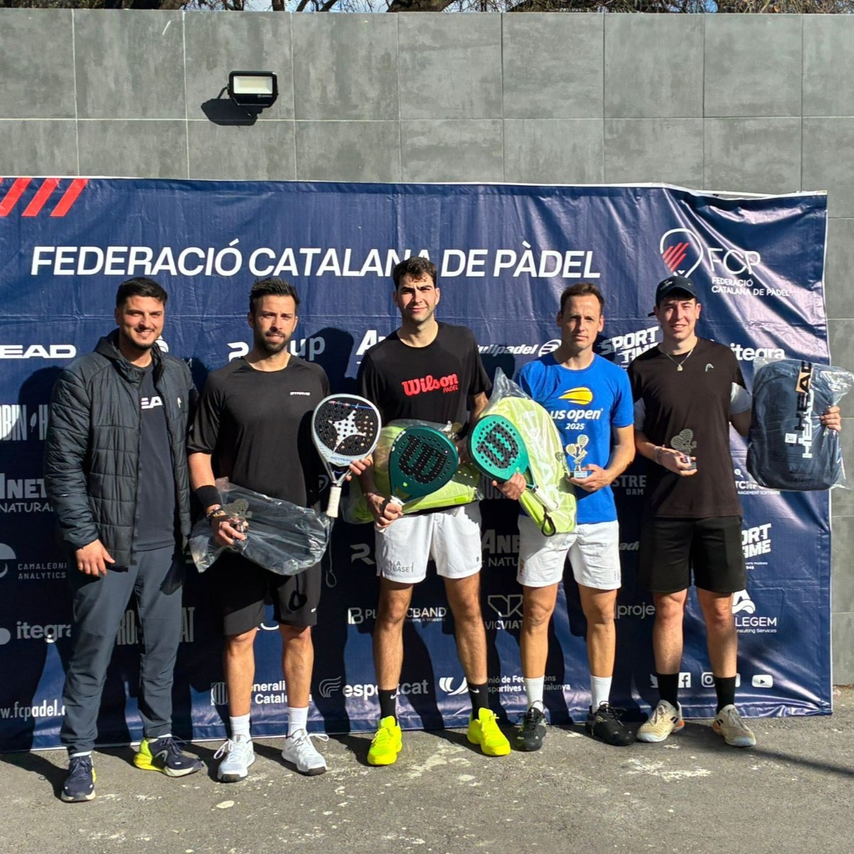 Marc Castelló i Lluís Brunet s’han proclamat finalistes de l’OPEN HEAD de la FCP, disputat al Pàdel Palau Club.

A la final van caure per un ajustadíssim 6/3, 6/7 i 7/6 davant Josep Baró i Marc Milà.

Aquest resultat els permet escalar posicions al rànquing català. Enhorabona!