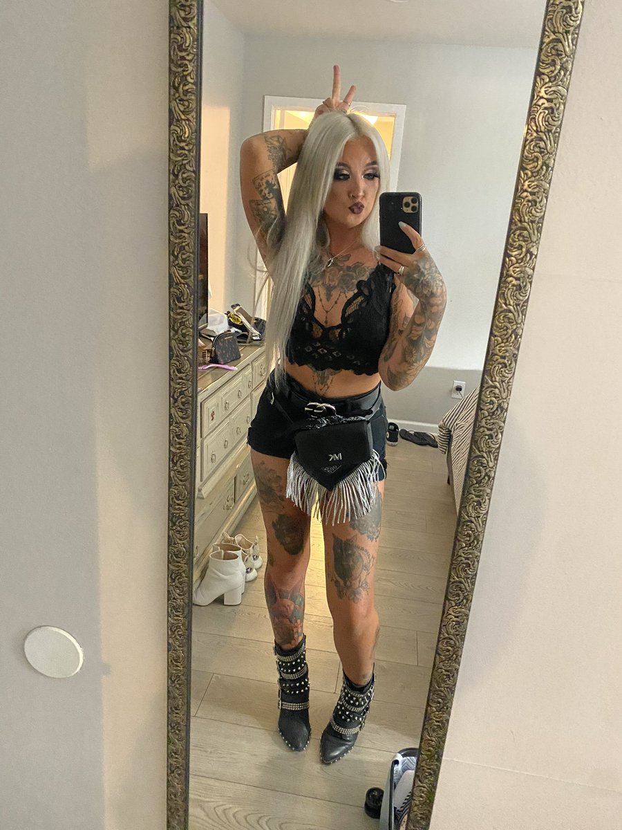 All I can do in this bitter cold weather is think back to warmer days 😭☀️
Could really use a tan and some vitamin D right about now