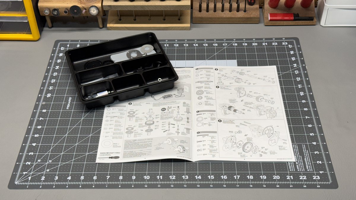 RCDriverGuys's tweet photo. Are you a parts tray person? Or more of a stuff-in-piles builder? https://t.co/LvpikQMBIT