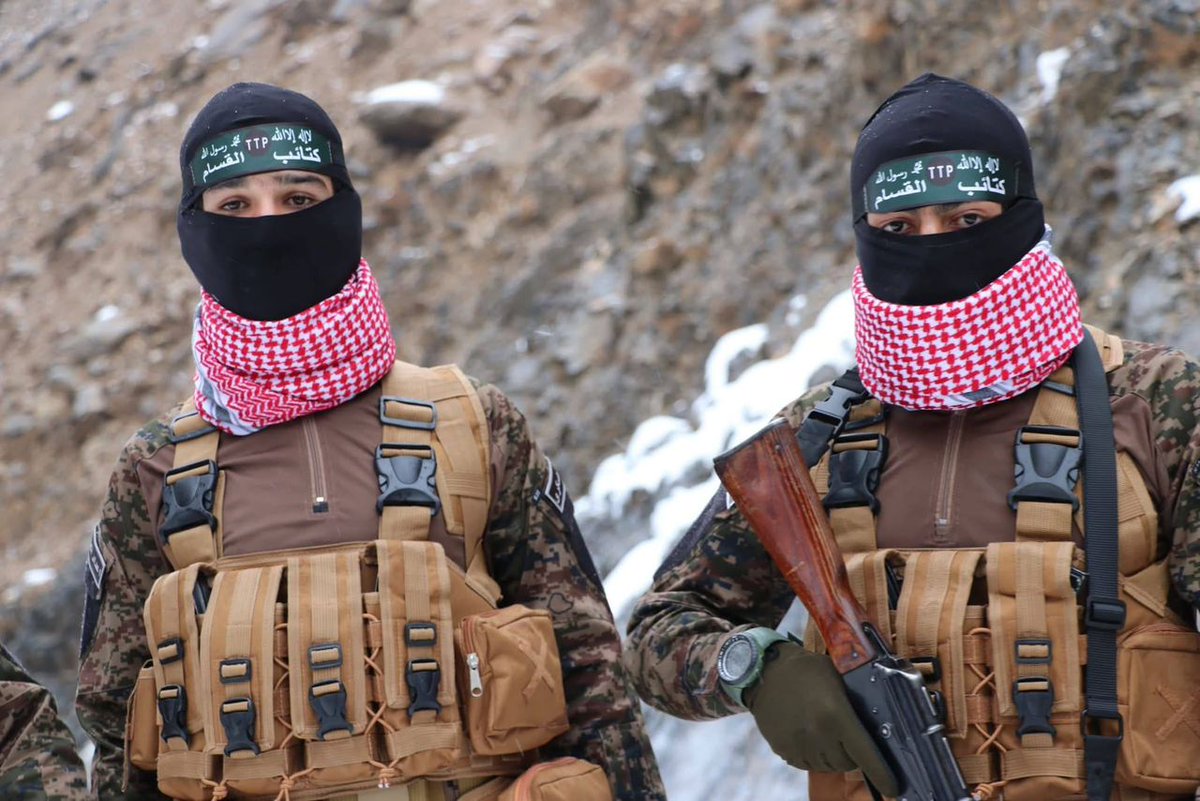 د هاغاړي تحریکې یاران په نوي اسټایل کې 
پسرلی هم په رانږدې کیدو دی نور نو تاسو هم پوهیږئ 
الله ج دي نصرت وکړي☝☀⭐