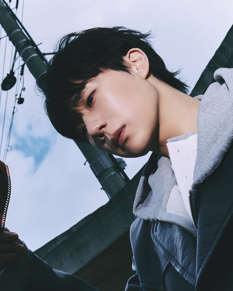 김성규 (KIM SUNG KYU)
6th Mini Album [OFF THE MAP] 
2026.03.02

📸 𝐅𝐑𝐀𝐆𝐌𝐄𝐍𝐓 #4 

#김성규 #KIMSUNGKYU #INFINITE
#OFFTHEMAP #ComingSoon
#빌리언스 #kpop