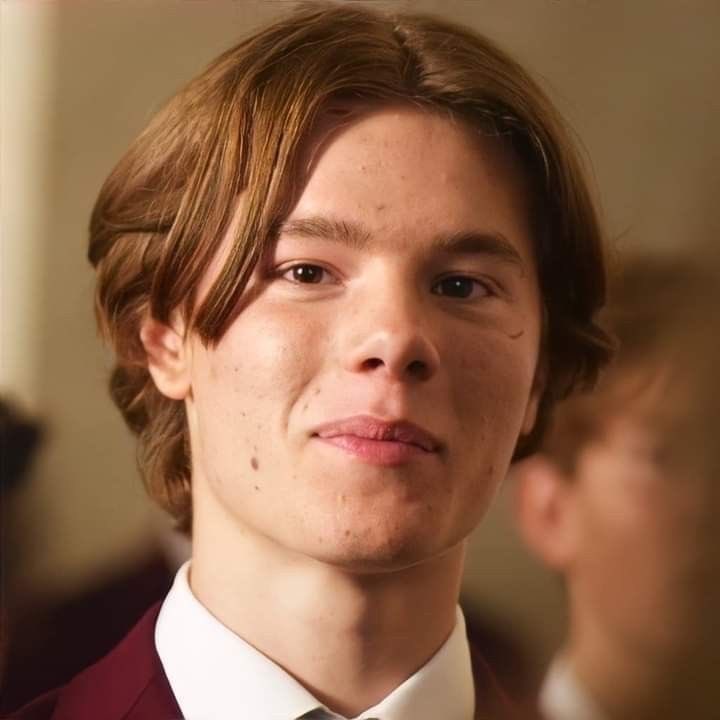 Is it a bad moment to say I miss season one? (and mostly THE hair)