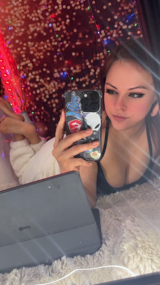 OneCosmicWonder tweet media