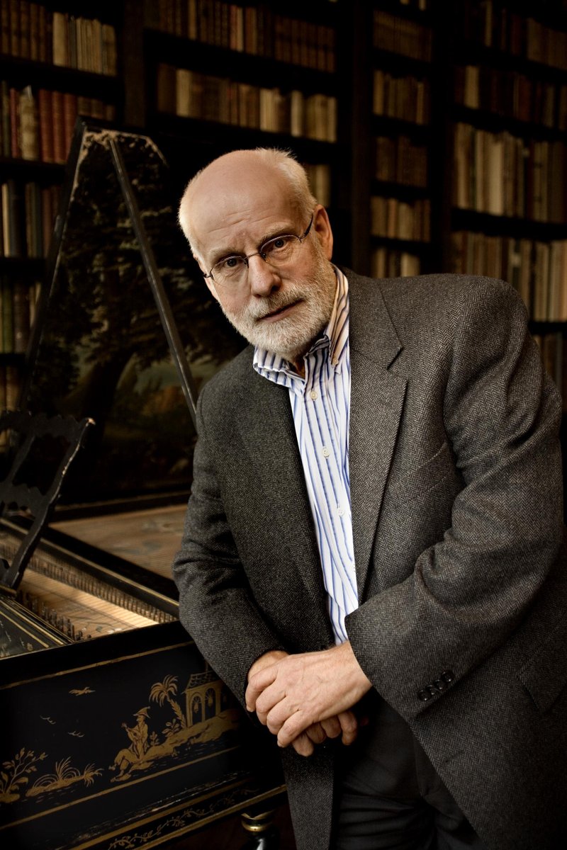 ofgrancanaria's tweet photo. 🎼 𝐓𝐨𝐧 𝐊𝐨𝐨𝐩𝐦𝐚𝐧 debuta al frente de la #OFGC.
Director, clavecinista, musicólogo y referente mundial de la música barroca, ha dirigido formaciones como el Concertgebouw y la Filarmónica de Róterdam.

📅 20 feb 
🎟️ https://t.co/MBiyn9sd3F

#OFGC #DéjateSorprender https://t.co/SxuXTXbelG