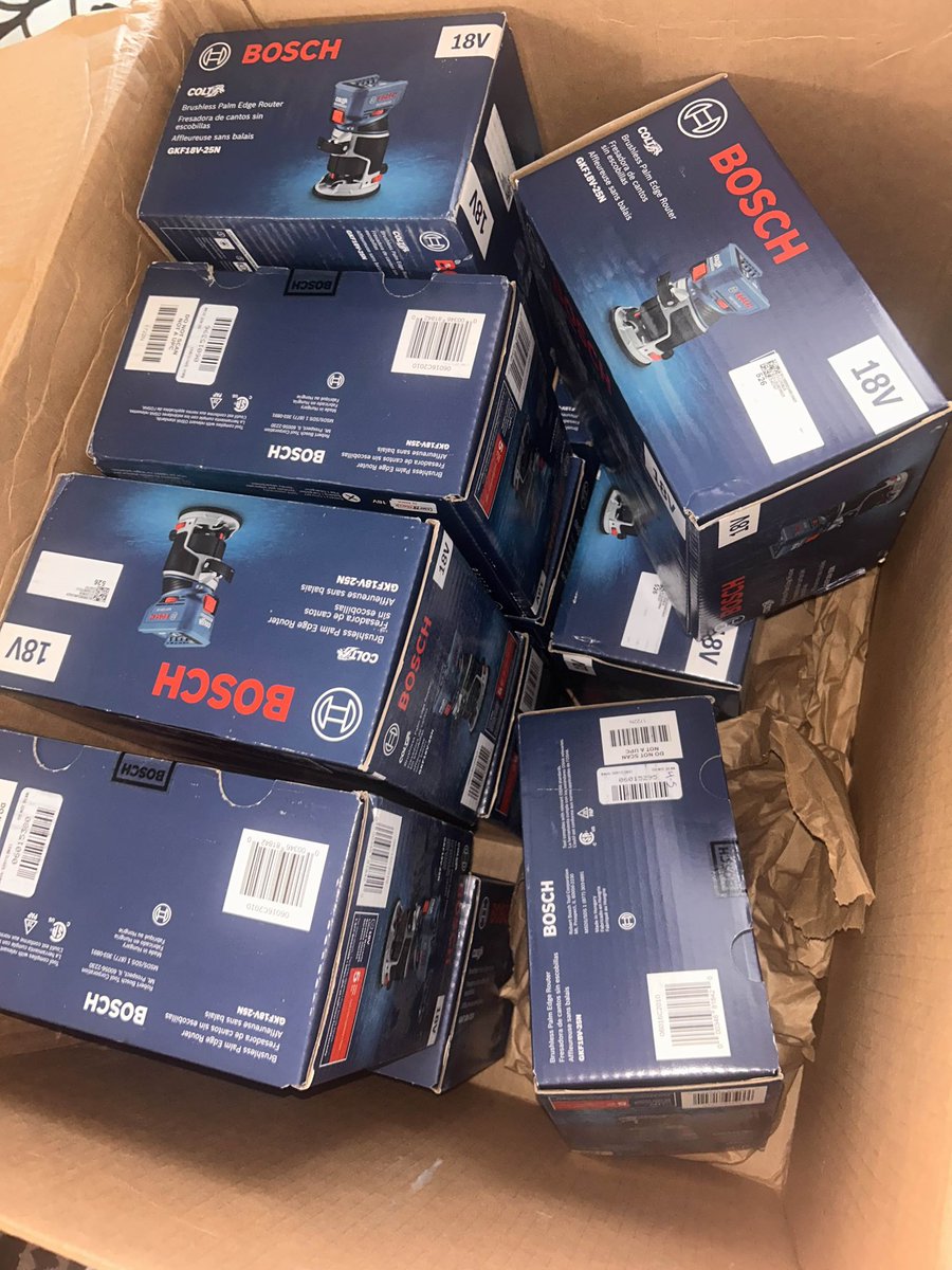 GlitchedDeals's tweet photo. Lowes cancelled the glitch

Then shipped it anyway

$2,300+ worth of Bosch tools for $0

I love this game 😂 https://t.co/xZSr9Whj4b