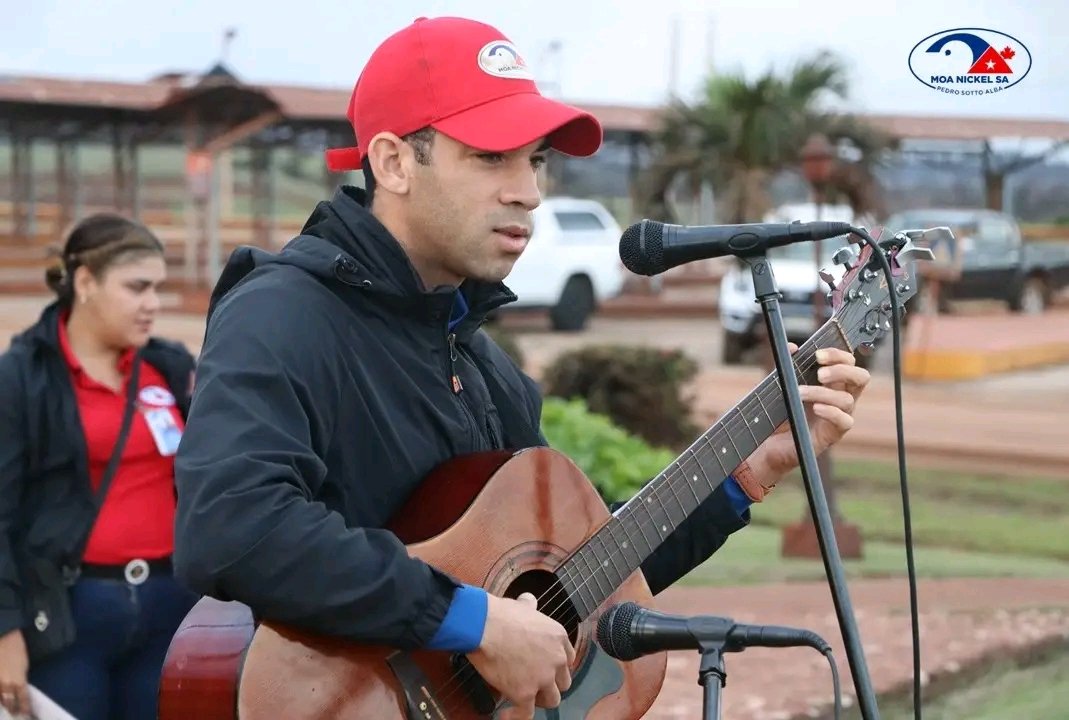 👉Al Señor de la Vanguardia: Camilo Cienfuegos, dedicamos el Matutino General Informativo, por cumplirse el 6 de febrero los 94 años de su Natalicio.
SOMOS #PSAFabricaPertinente  #PSAFabricaComprometida❤️🇨🇺