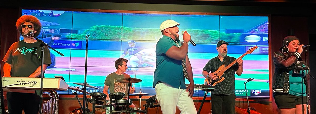 Mid-thought. Mid-vision. Mid-vibe.
Comment what you think we were thinking in this moment 🎶👇