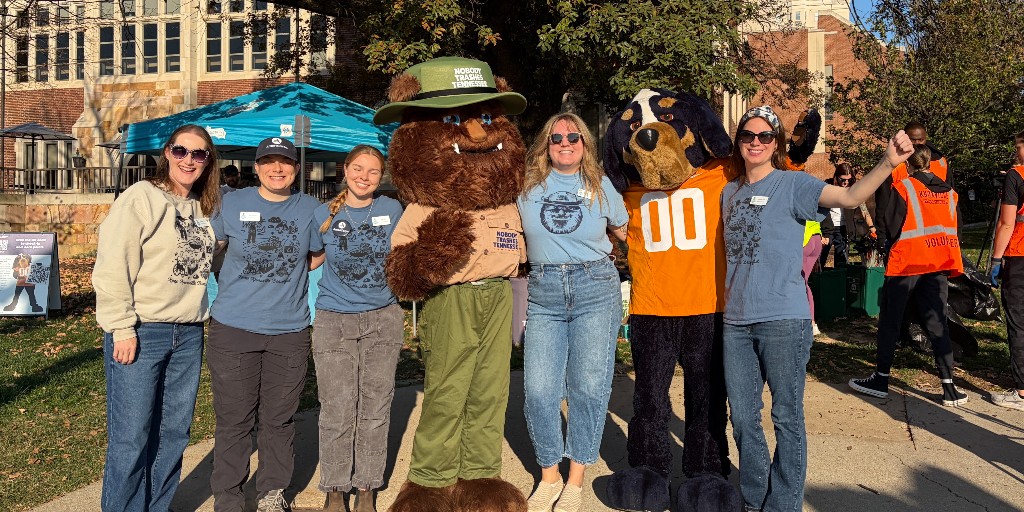 Nobody Trashes Tennessee tweet media