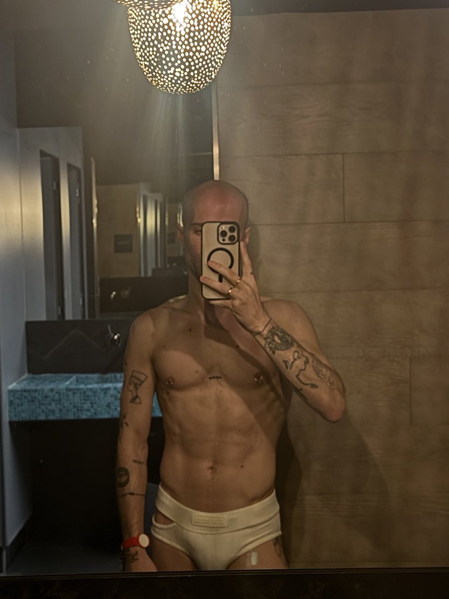 Vanta Black tweet media