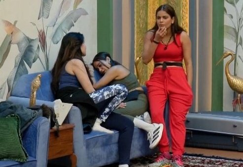 NareshJ12802's tweet photo. Stay strong queen 👑 
#ManishaRani breaks down, admits she isn’t built for mind games and secret strategies
#The50 #The50Show https://t.co/2kZqK6vmJ9