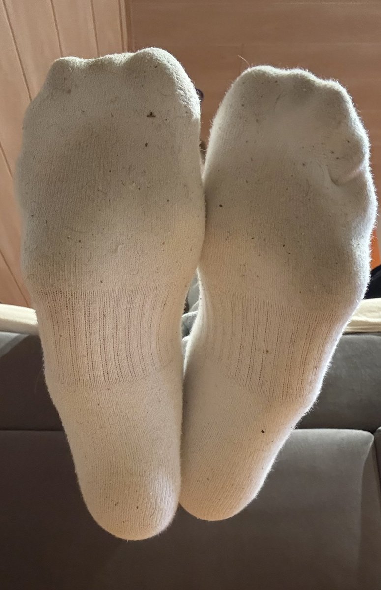 Dein Master ist back😈

Deine Aufgabe: Liken, Reposten und Abdrücken in meinen DMs💸🤑

Dann darfst du sniffen🦶🤢