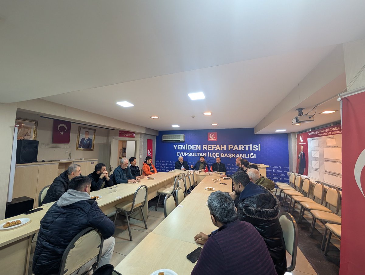 Haftalık yönetim kurulu toplantımızı İlçe Başkanımız Osman ÇELMELİ başkanlığında tamamladık. 
Rabbim birliğimizi daim, kararlarımızı hayırlı eylesin