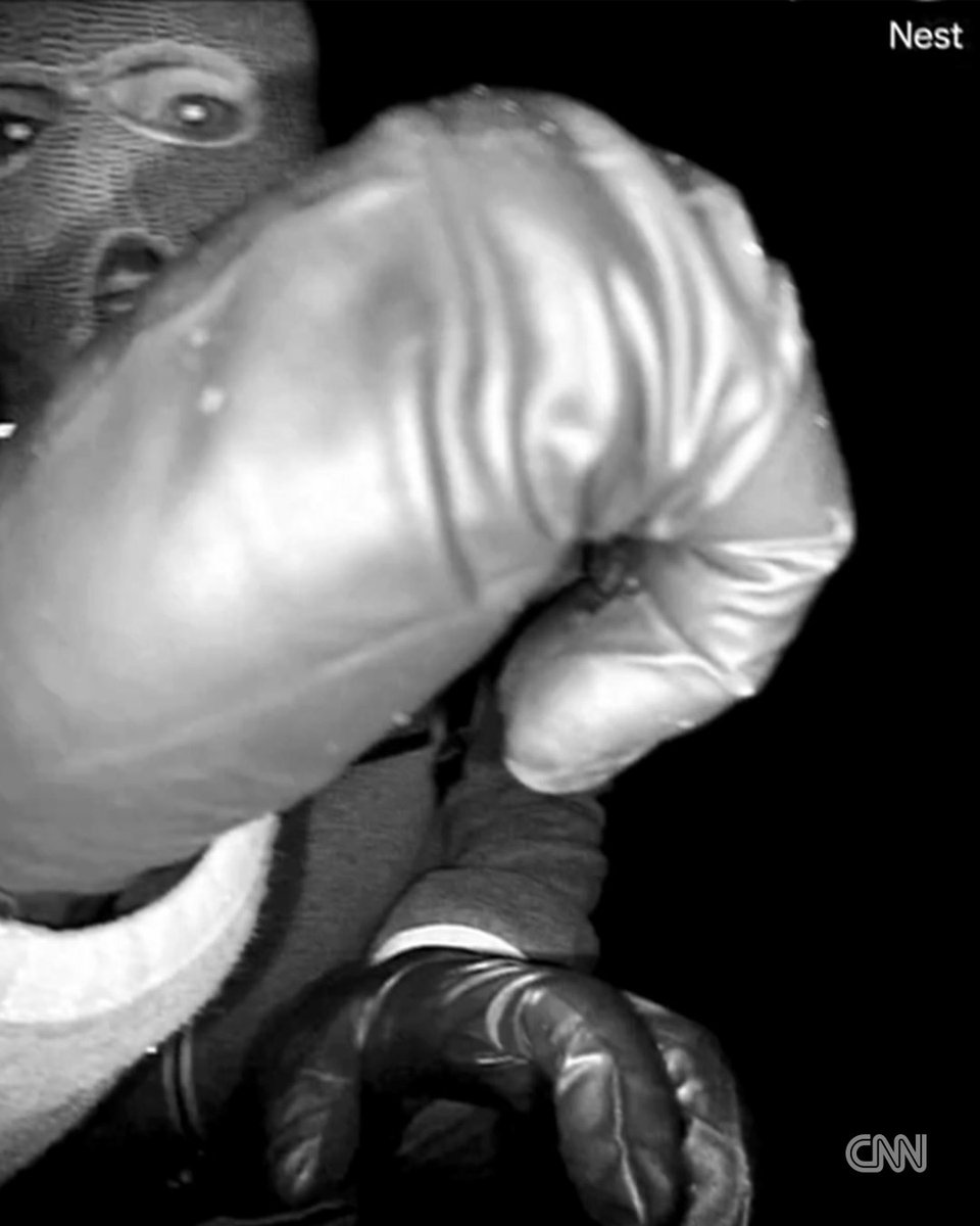 CNN Breaking News tweet media