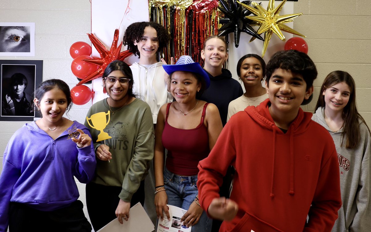 wcsRHS_Art's tweet image. All smiles learning about Digital Art &amp;amp; Design pathway at Ravenwood High! #CTEMonth #ExplorationDay @wcsCCTE