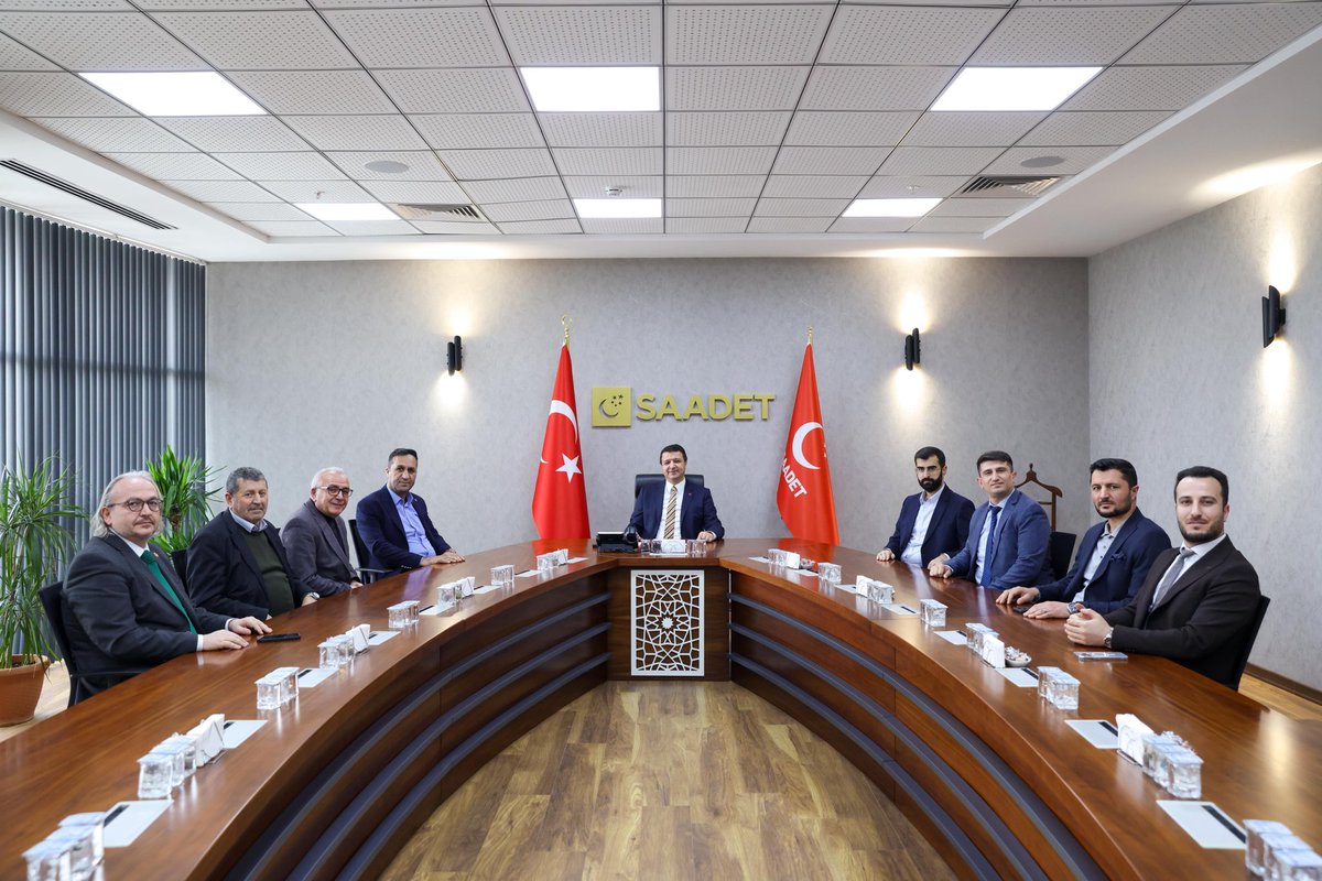 Başkent Ağrılılar derneği yönetimi olarak bugün 
Saadet partisi genel merkezini ziyaret ettik. Saadet Partisi Genel Başkanı Sn. Mahmut ARIKAN’IN sıcak karşılaşması için teşekkür ederim.