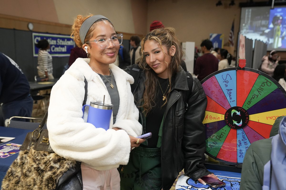 CCSU's tweet image. This is where connections begin. Thanks to everyone who showed up to the Winter Club Fair💙🔱

#WeAreCentral