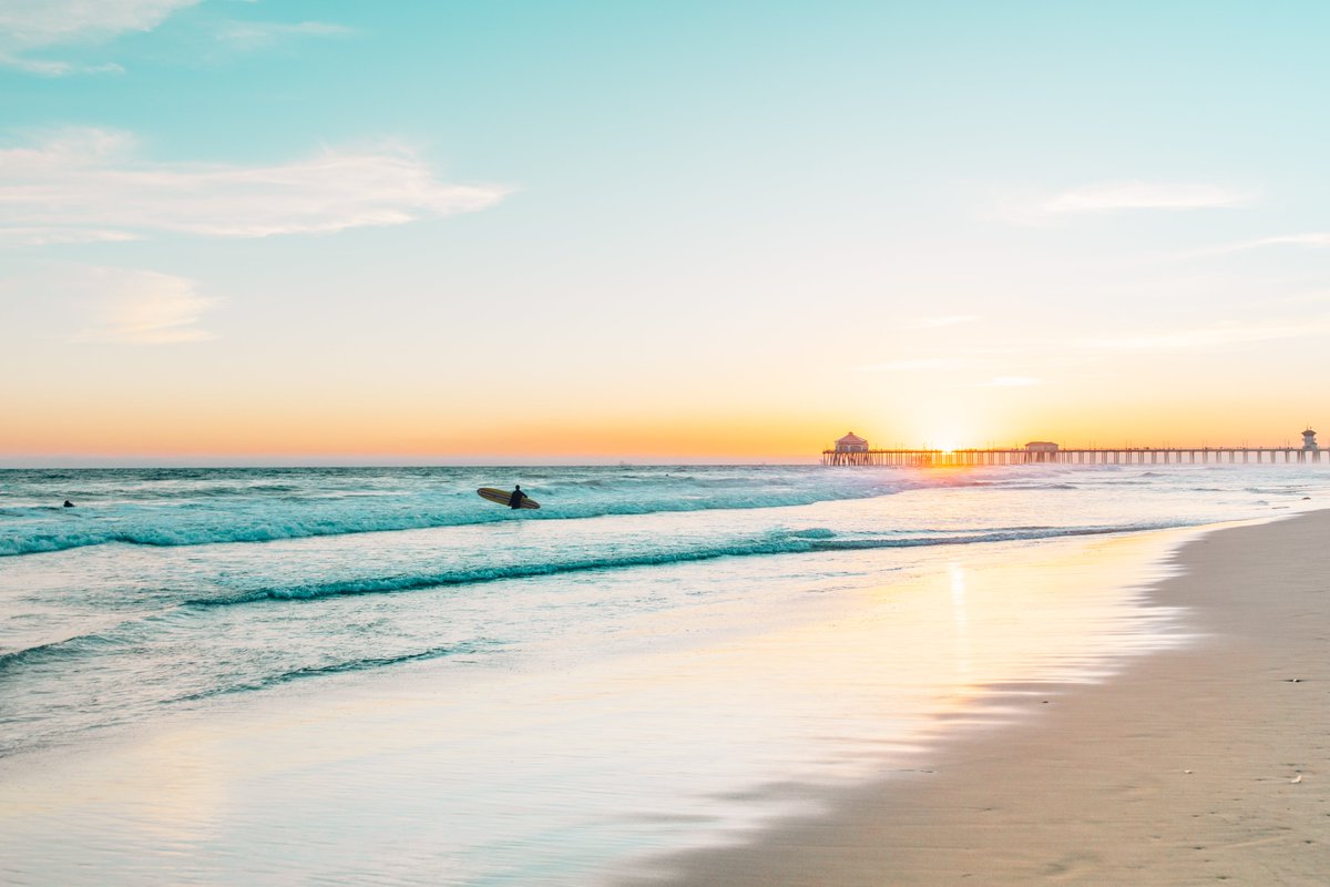SquadClubs's tweet photo. @LivingInHB, built for Adults who move through life with Calm, Clarity, and Kindness.  The ones who don’t chase drama.  The ones who value steady friendships, shared  experiences, and genuine Aloha.  

If your water runs deep and your mind stays cool, you’ll fit right in here.  T https://t.co/bW9KNaW3p1