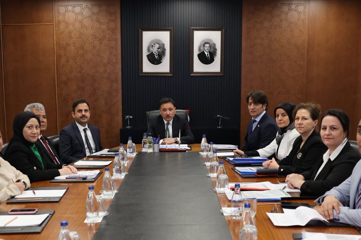 gokmen_cicek_'s tweet photo. Valiliğimiz himayelerinde, Kocasinan Kaymakamlığımızca suça sürüklenen çocukların suçtan uzaklaştırılması ve güvenli bir gelecek inşa edebilmeleri amacıyla yürütülen önleyici ve rehabilite edici çalışmaların yer aldığı yeni bir proje hayata geçirildi.

Bu proje ile çocuklarımızı kendi kaderleri ile baş başa bırakmamak adına büyük bir emek veriliyor.

Bu projede emeği geçen, başta Kocasinan Kaymakamımız Erdoğan Turan Ermiş olmak üzere katkı sunan tüm kurum ve paydaşlara teşekkür ediyorum.