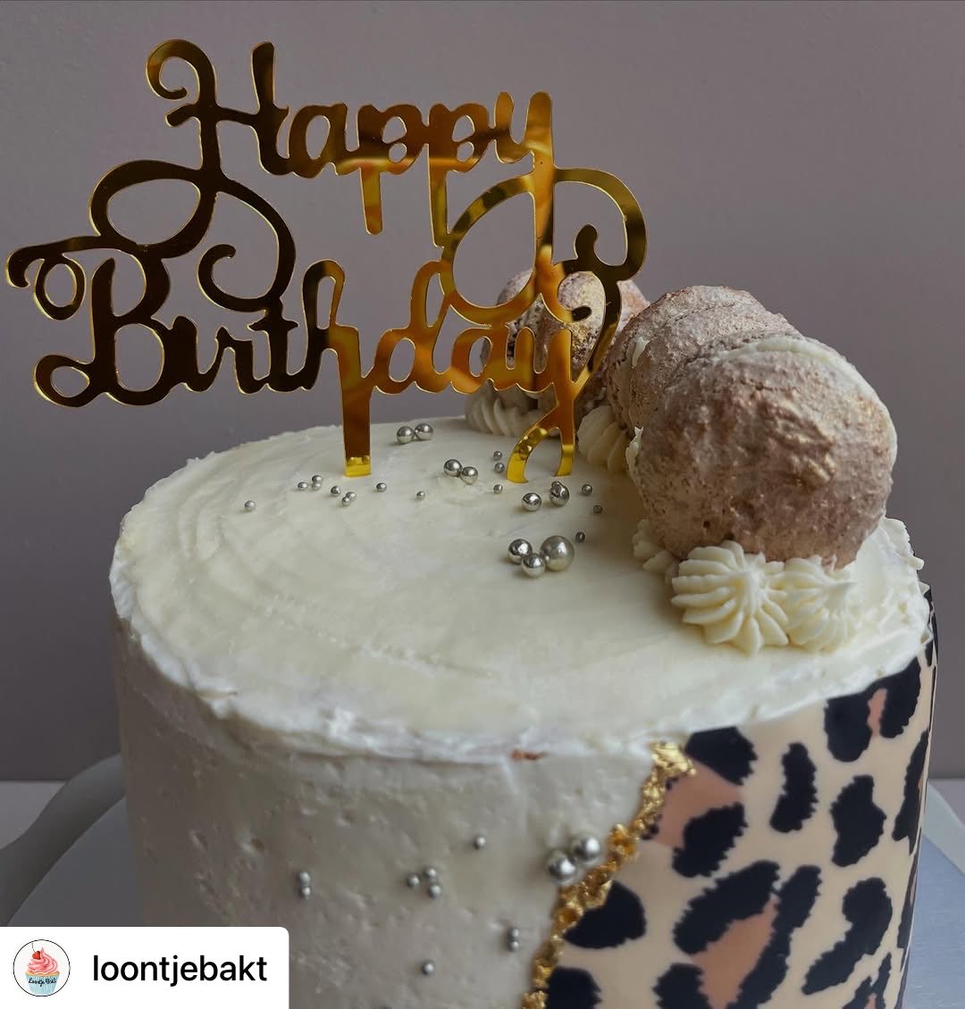 Ilona van Loontjebakt maakte deze prachtige panter taart. Ze versierde deze heerlijke taart met een print op brilliance sheet. 

#loontjebakt #cakeprint #pantertaart #eetbareprint