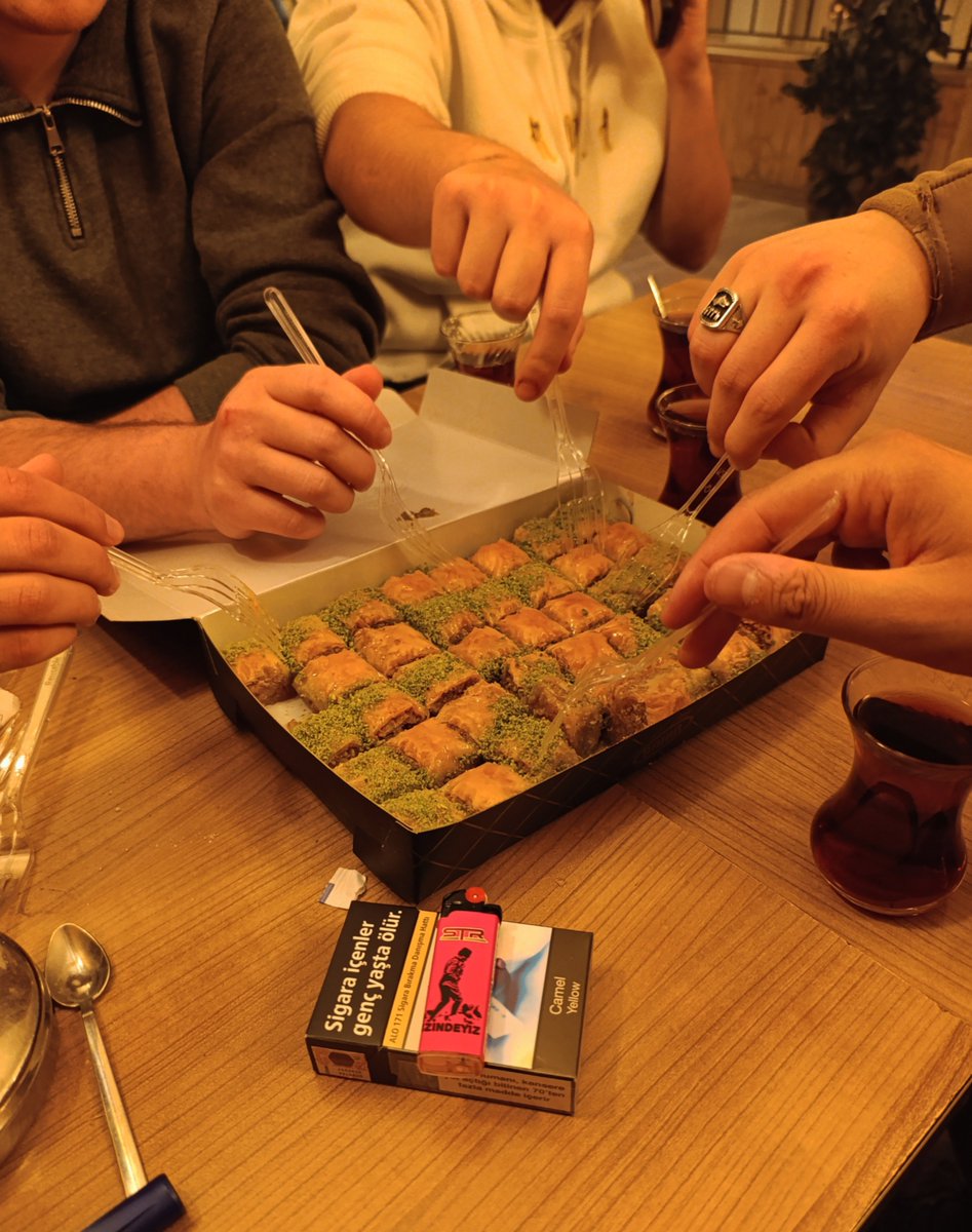 Geleneksel baklava partisi gecesi