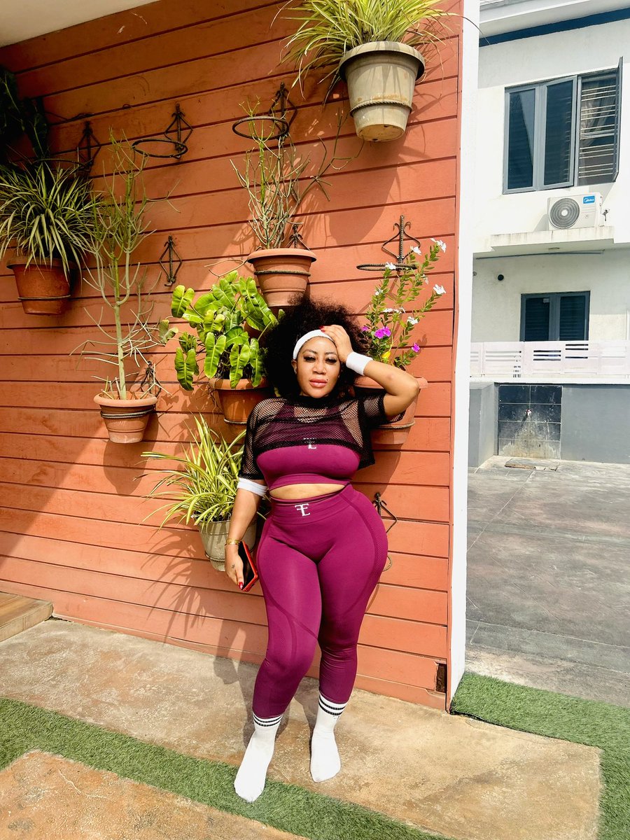 Moyo Lawal tweet media