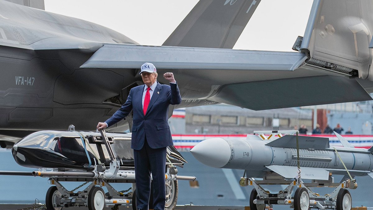 🇺🇸🇮🇷| Trump says he's considering sending a second carrier to the Middle East.