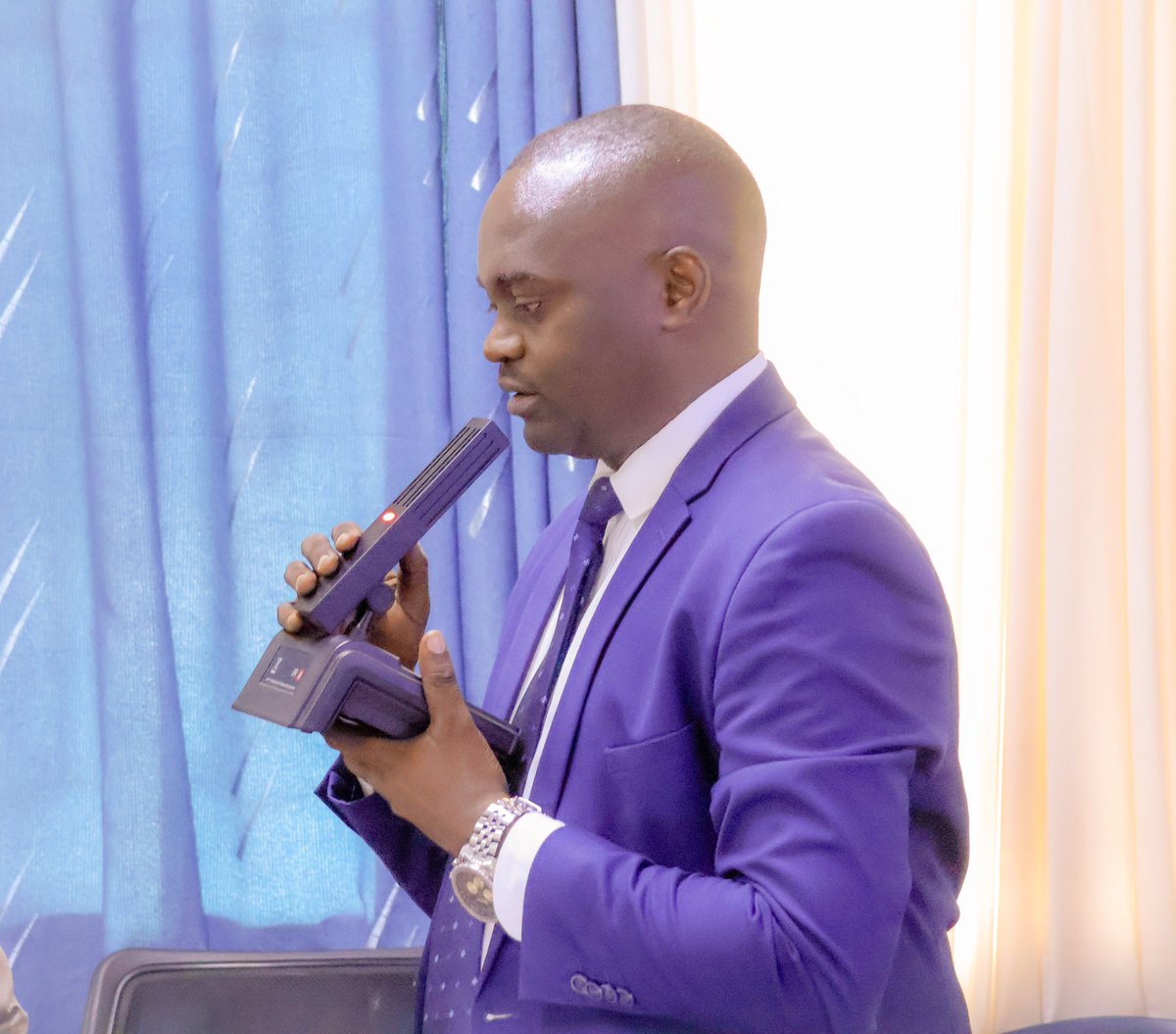 msp_burundi's tweet photo. « Cet atelier visait à renforcer une compréhension commune des orientations stratégiques, du dispositif de gouvernance et de mise en œuvre, tout en consolidant la coordination #intersectorielle et l’appropriation #nationale », a indiqué le Dr #Pierre #SINARINZI. https://t.co/YOfF1ZGGpb