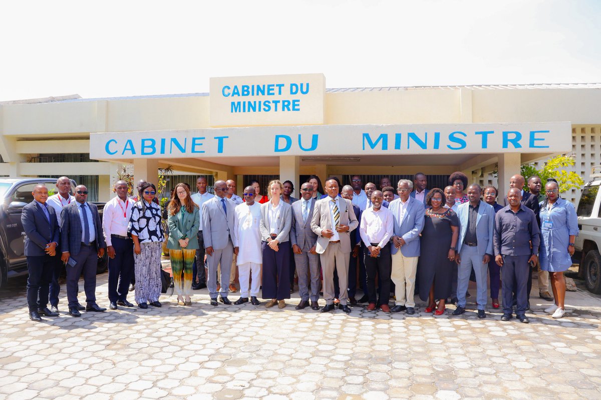msp_burundi's tweet photo. « Cet atelier visait à renforcer une compréhension commune des orientations stratégiques, du dispositif de gouvernance et de mise en œuvre, tout en consolidant la coordination #intersectorielle et l’appropriation #nationale », a indiqué le Dr #Pierre #SINARINZI. https://t.co/YOfF1ZGGpb