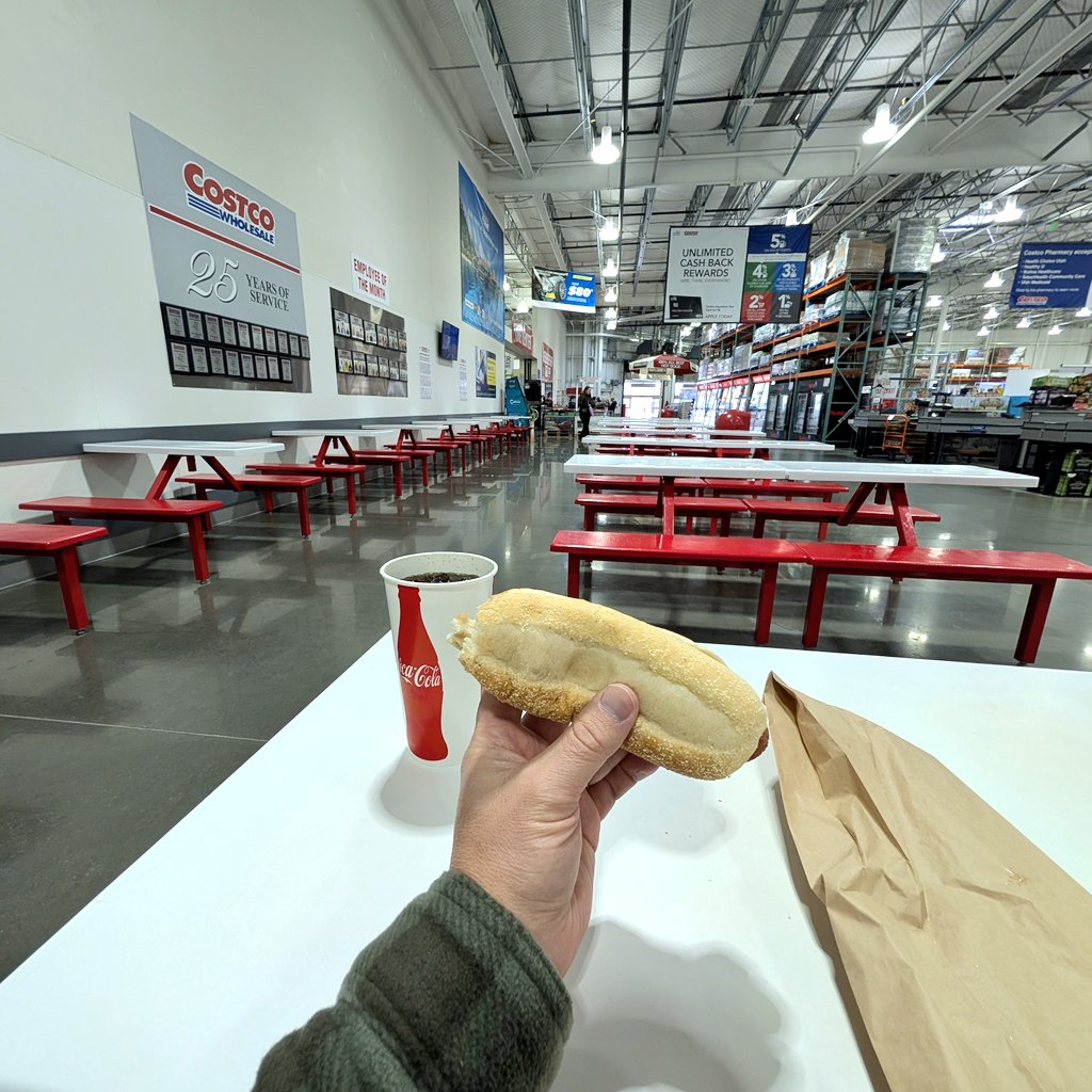 Eric Peterson tweet media