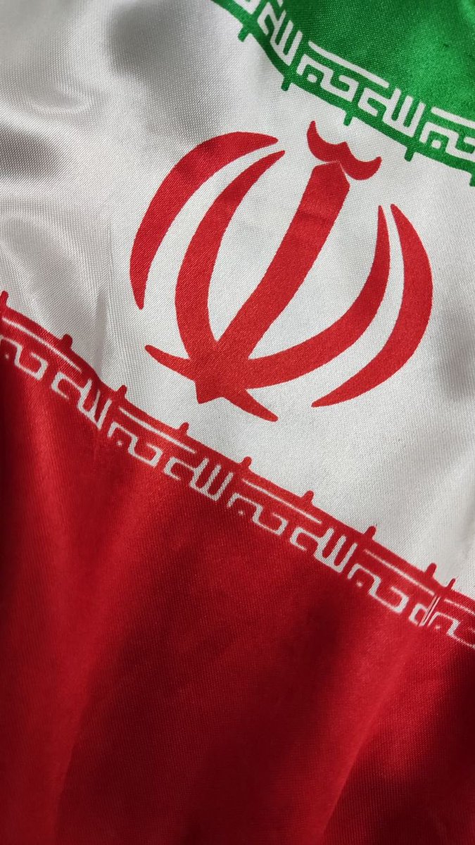 NaziAlizadh's tweet photo. خدایا توشاهدباش توروزایی که مسخره‌مون کردن،ما ایستادیم وگفتیم الله واکبر
خدایا توشاهدباش وقتی بهمون میگفتن عقب‌مونده،گفتیم الله اکبر
خدایا تو شاهد باش تو روزایی که نگفتن این حرفا مدبود ماگفتیم الله اکبر
اگه فردا از ما پرسیدن کجا بودین،بگو همون‌جایی که حق تنها بودو صداش الله‌اکبر https://t.co/BU30SMt3Eo