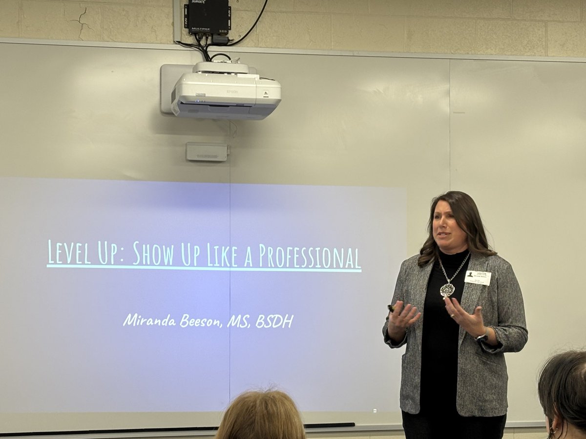 KempsAcademy's tweet photo. Masterclass Spotlight: Miranda Beeson
Students learned from Miranda Beeson, Director of Education at Best Practices Association, on showing up professionallyβthrough communication, consistency, and preparationβto unlock future opportunities. #ebaproud https://t.co/wxzstJ1KvK