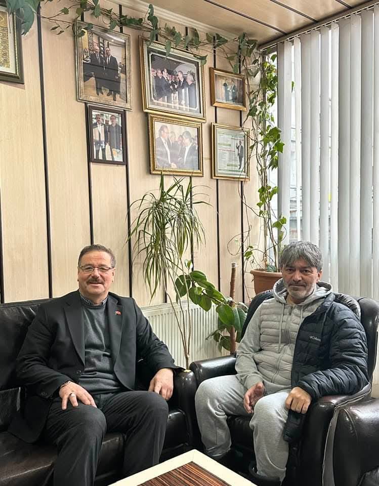 Yönetim Kurulu Başkanımız Ersin Kaşka, 18 Ocak 2026 tarihinde gerçekleştirilen Gerede Esnaf ve Sanatkârlar Odası Olağan Genel Kurul Seçiminde güven tazeleyerek yeniden başkanlığa seçilen Abdullah Güler’e hayırlı olsun ziyaretinde bulundu.