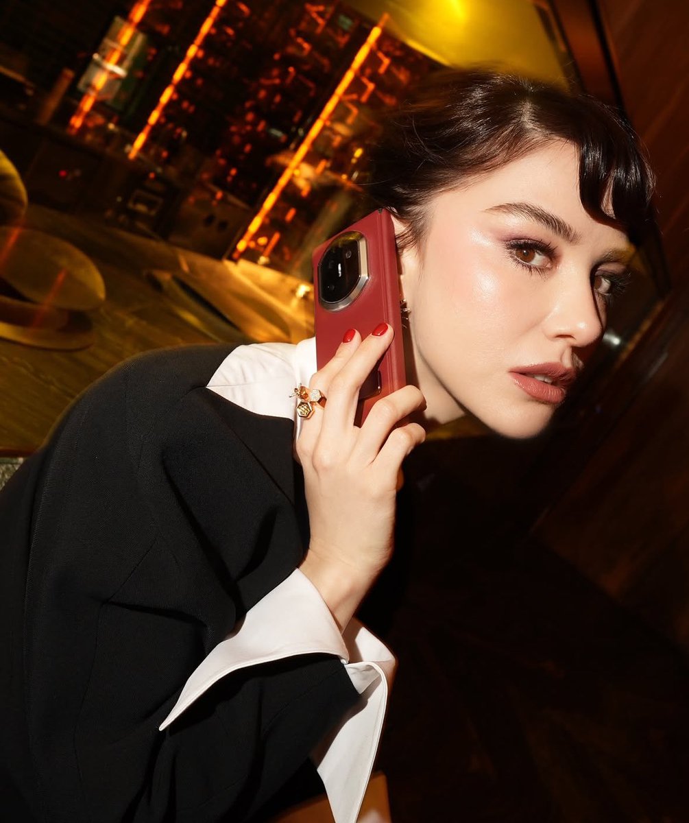 ozgegurelsnews's tweet photo. Özge yeni bir post oluşturdu.🤍✨

#ÖzgeGürel https://t.co/mqUYMOUIl0