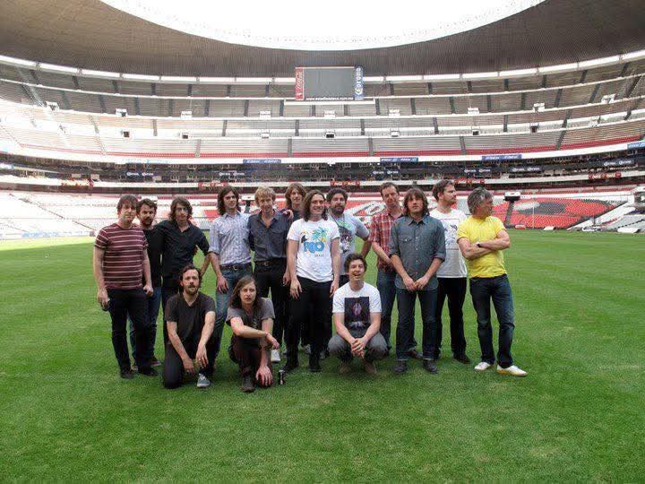 History_LigaMX's tweet photo. 2010 - Los @ArcticMonkeys en el Estadio Azteca. https://t.co/2Ubklcpo3z