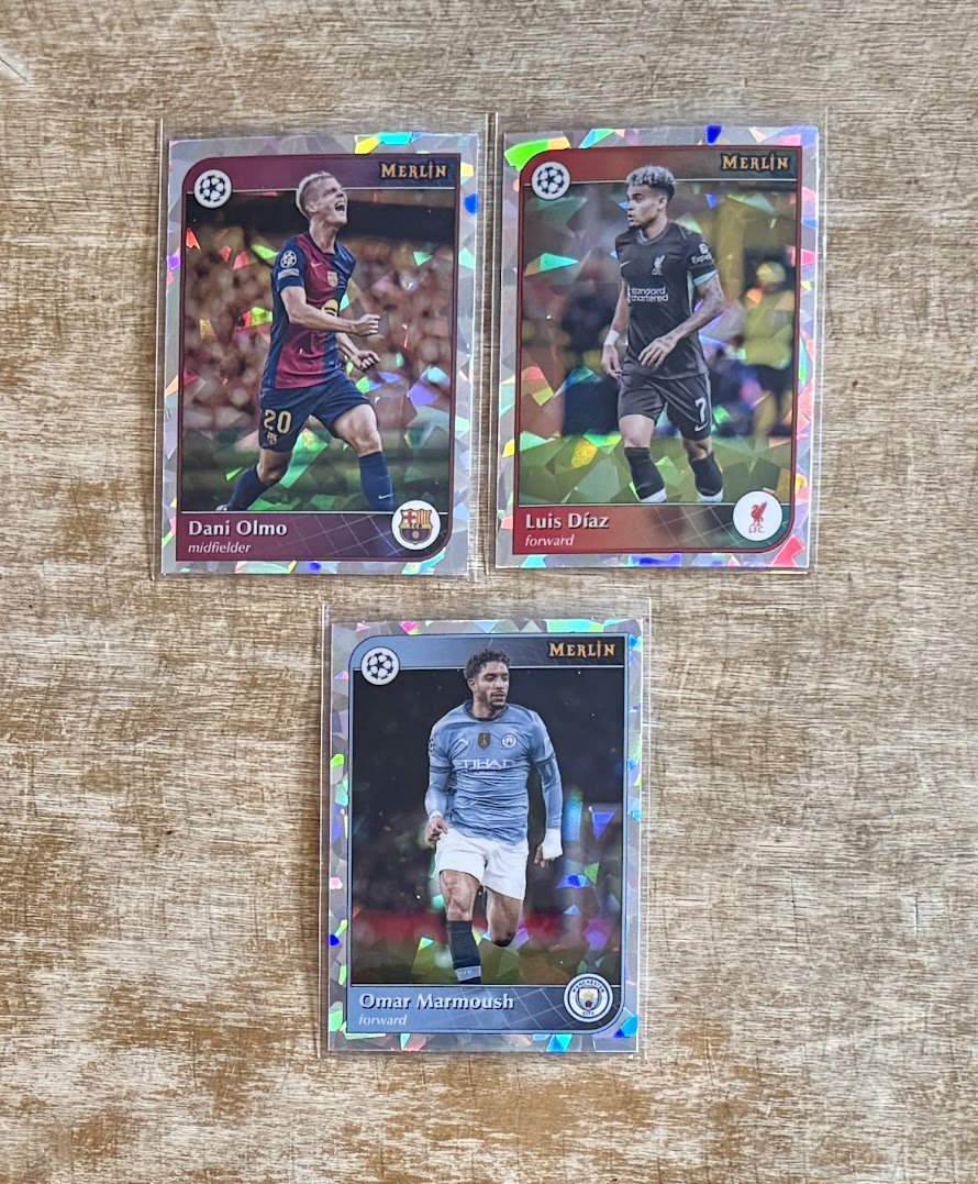 2024-25 Topps Merlin Atomic Refractors:  Marmoush, Olmo and Diaz

$1 each, take all for $3

*See pinned tweet for shipping, etc
Stack min $10
#TSSS #GiuntaStack