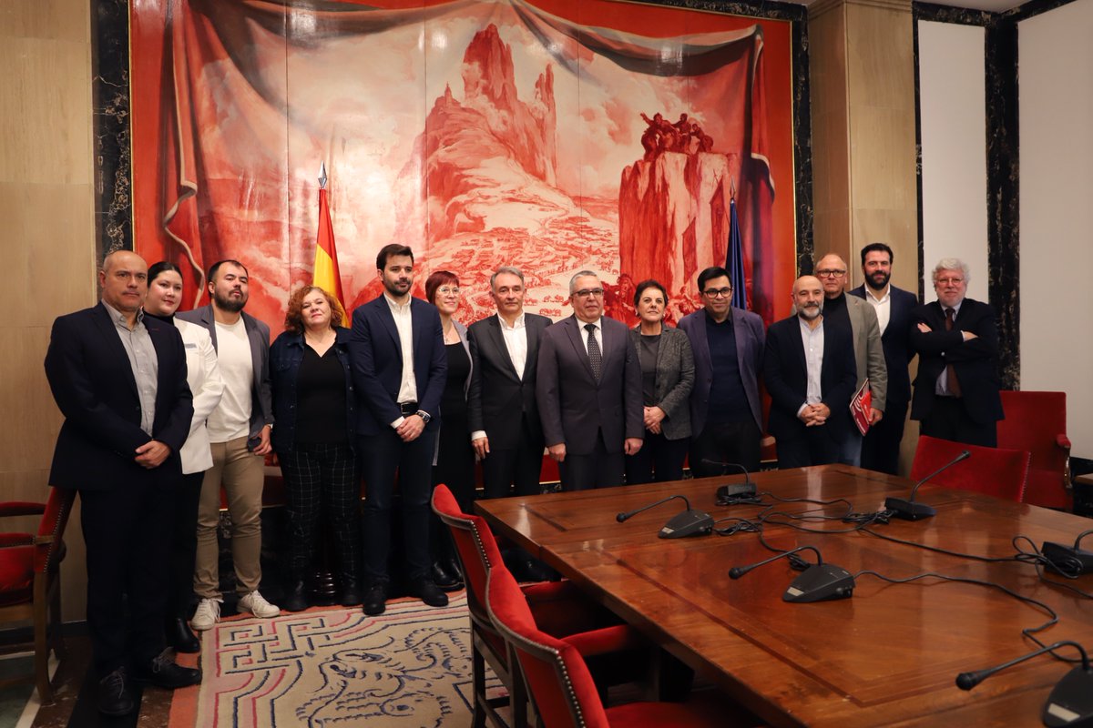 embaCubaEspana's tweet photo. Agradecemos a todas las fuerzas políticas que presentaron importante iniciativa parlamentaria por sus muestras de solidaridad con Cuba y denuncia de escalada agresiva y cruel del gob de EEUU contra nuestro país #CubaEstáFirme #CubaNoEstáSola https://t.co/Its4yZLDGR